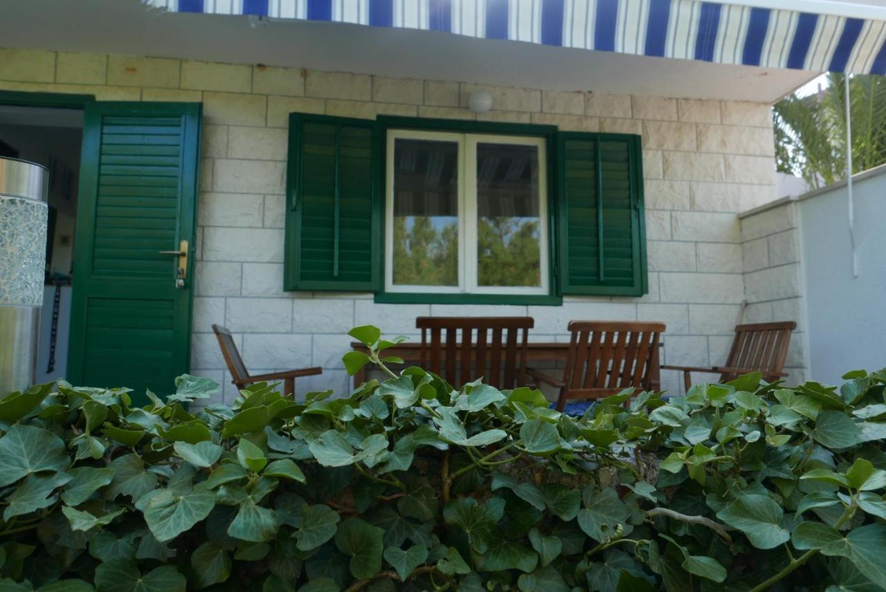 Vacation House "Pave" Povlja  Exterior photo